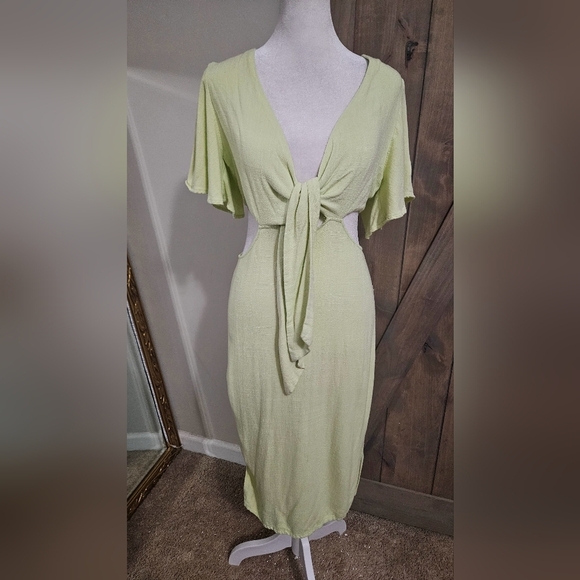 LULU'S Summer Journey Light Green Tie-Front Cutout Midi Dress. Size Small - Picture 6 of 16